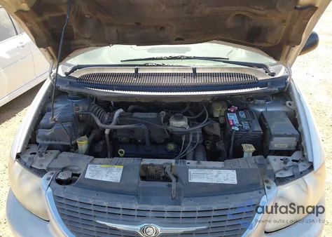 2004 Chrysler Town & Country Lx from USA, damaged, VIN 2C8GP44R54R605118